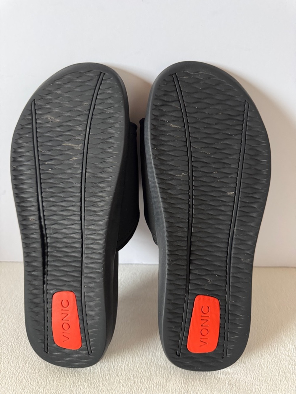Vionic Kiwi - Unisex Motion Control Orthotic Slide Sandal - Picture 7 of 16